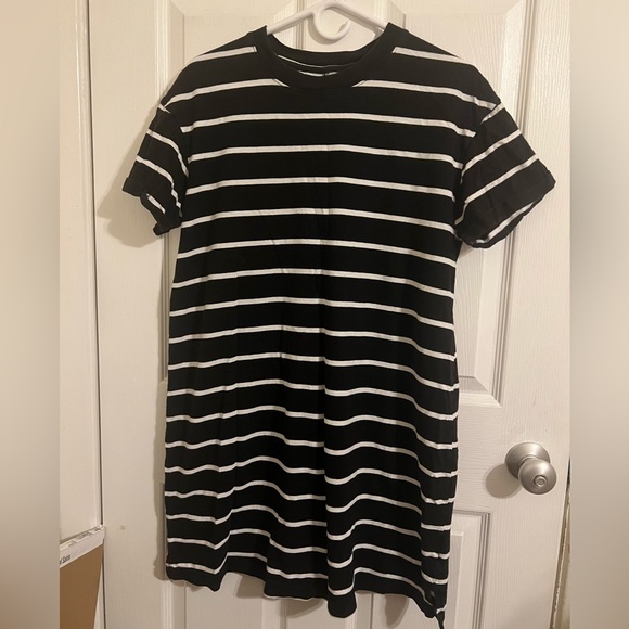 Dresses & Skirts - Stripped Black and White Dress